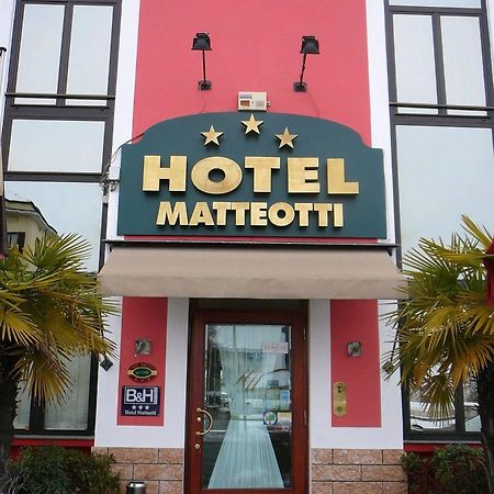 Hotel Matteotti Vercelli Exterior foto